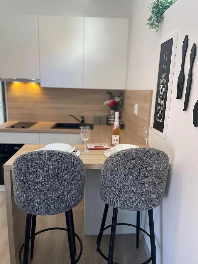 Apartman'S M4 Stay By The Sea Kali 0*,
